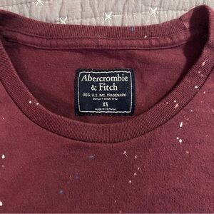 2 for $20 Abercrombie & Fitch Maroon Paint Splattered T-Shirt Size XS